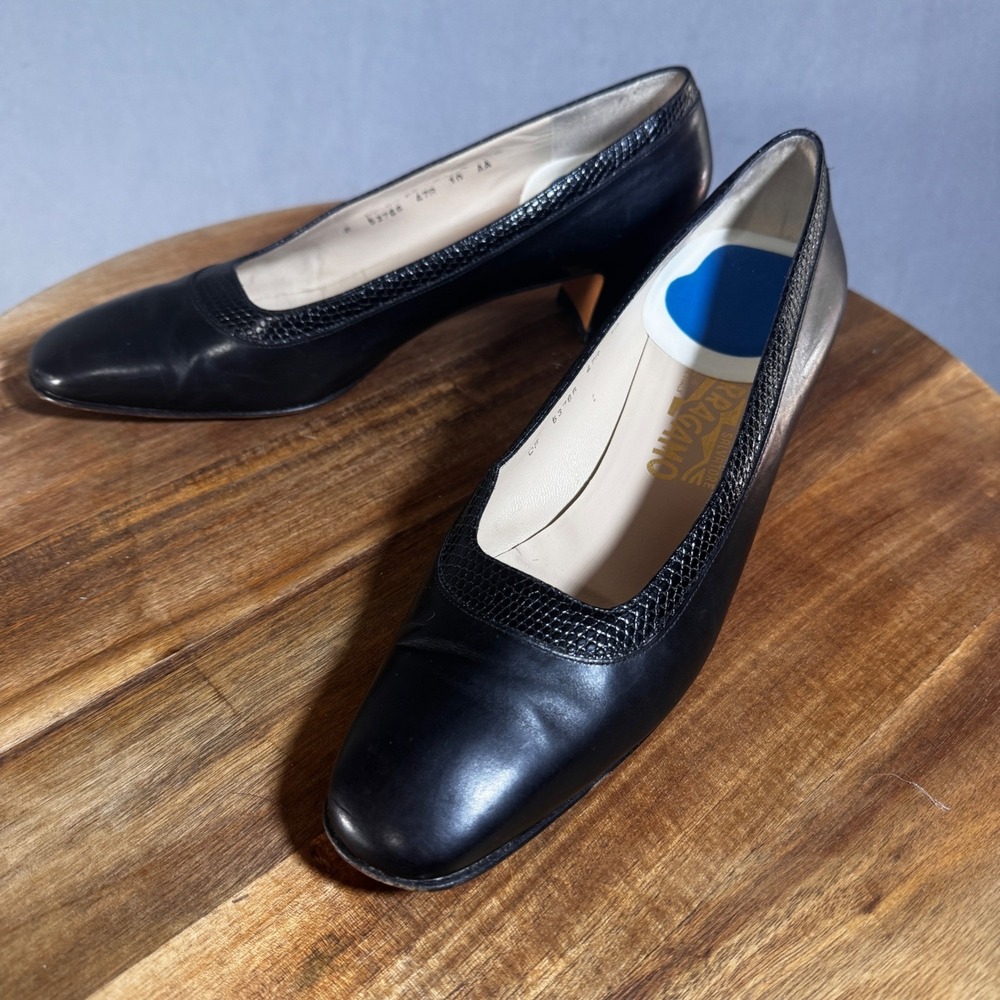 Vintage Salvatore Ferragamo Navy Leather Snakeskin Trim Block Heel Pumps 10Italy - Picture 5 of 8